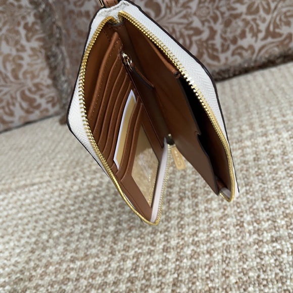 Michael Kors Jet Set Travel LG Flat MF Phone Case - Picture 11 of 16